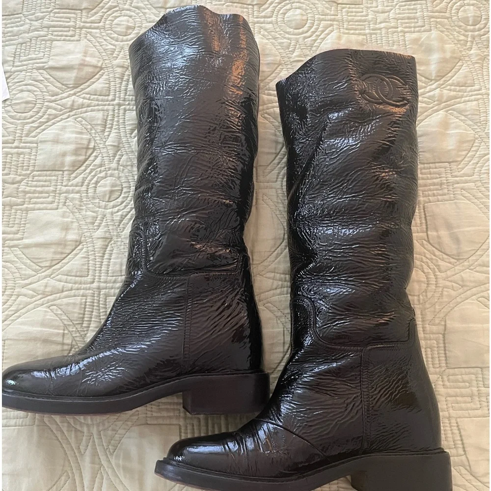 Chanel authentic winter boot with fur  inside - Picture 9 of 10